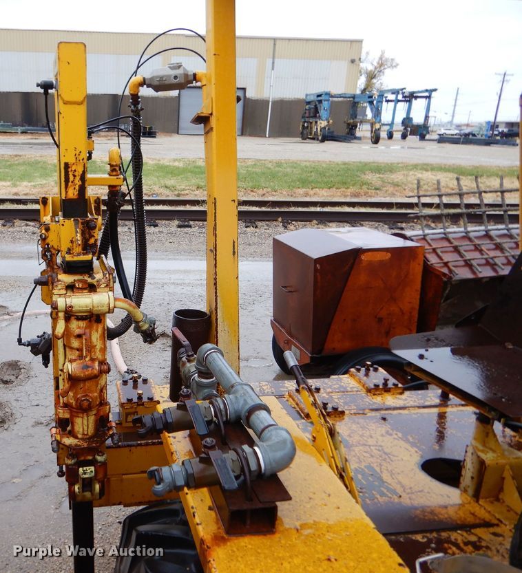 image for item DK1015 Schramm E-Z Drill S-250  pneumatractor