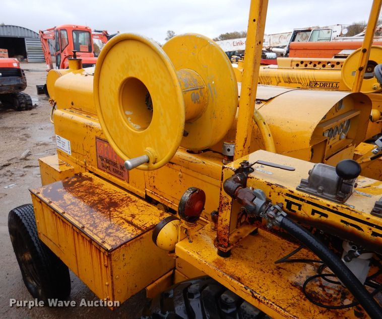 image for item DK1016 Schramm E-Z Drill S-250  pneumatractor