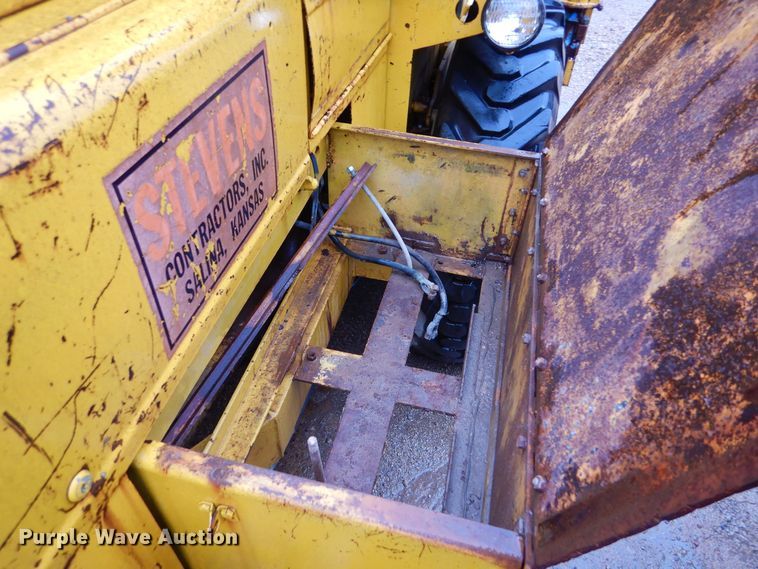 image for item DK1016 Schramm E-Z Drill S-250  pneumatractor