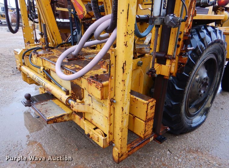 image for item DK1016 Schramm E-Z Drill S-250  pneumatractor