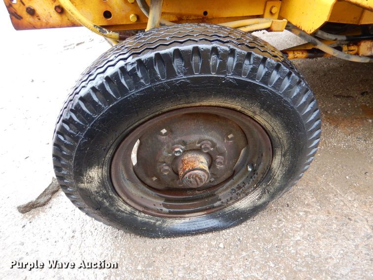 image for item DK1016 Schramm E-Z Drill S-250  pneumatractor