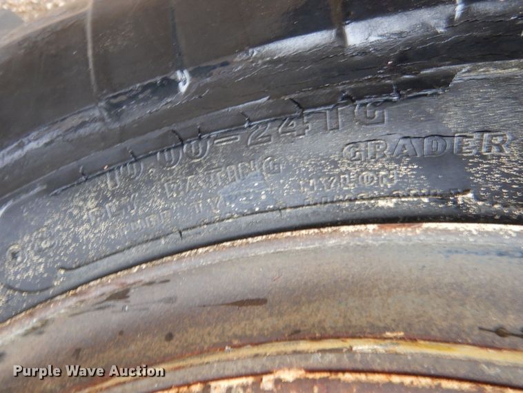 image for item DK1016 Schramm E-Z Drill S-250  pneumatractor