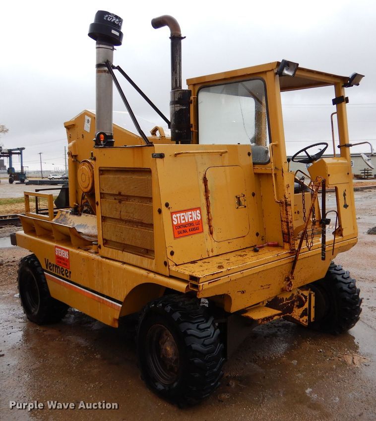 image for item DK1017 1989 Vermeer CC-135  rock saw