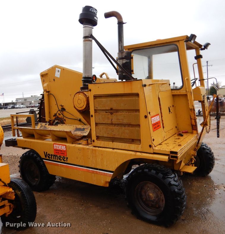 image for item DK1017 1989 Vermeer CC-135  rock saw