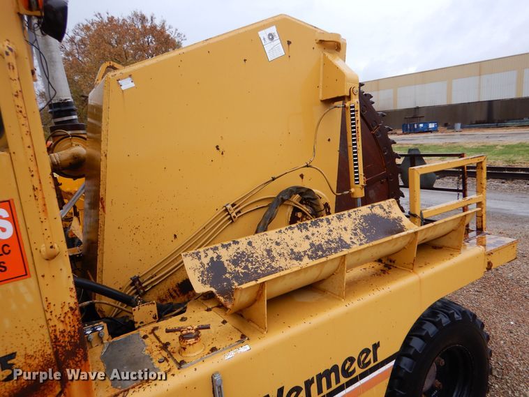 image for item DK1017 1989 Vermeer CC-135  rock saw