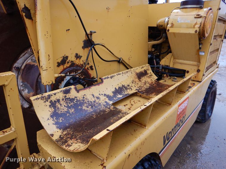 image for item DK1017 1989 Vermeer CC-135  rock saw