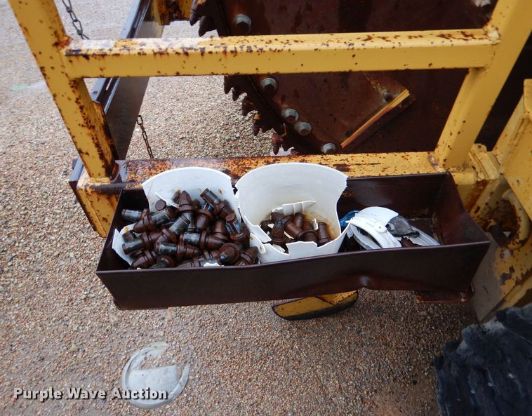 image for item DK1017 1989 Vermeer CC-135  rock saw