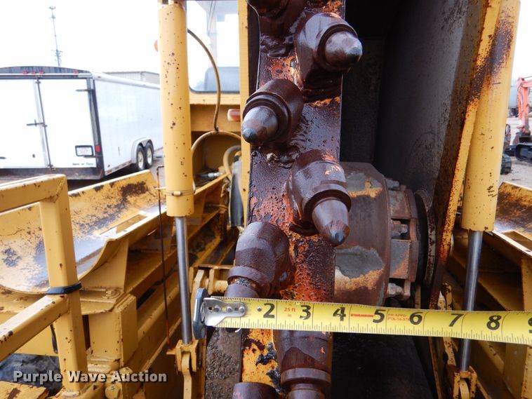 image for item DK1017 1989 Vermeer CC-135  rock saw