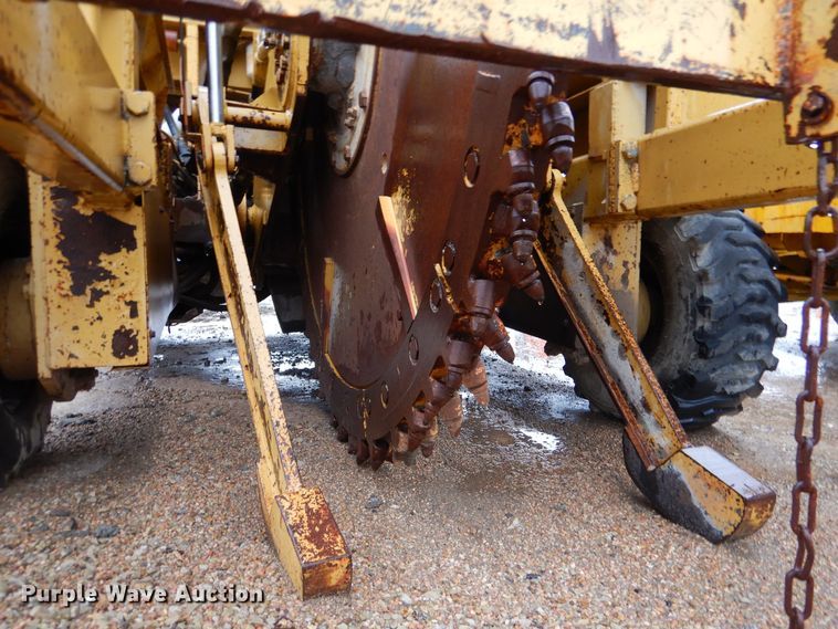 image for item DK1017 1989 Vermeer CC-135  rock saw