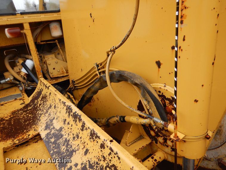 image for item DK1017 1989 Vermeer CC-135  rock saw