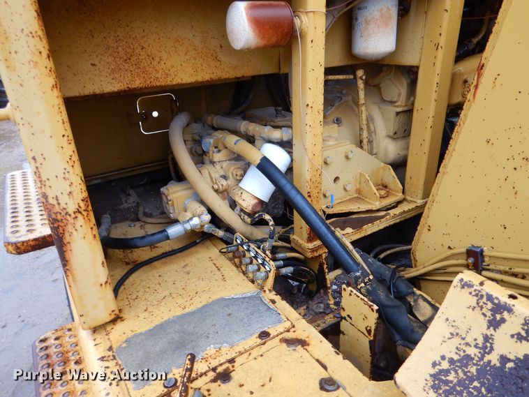 image for item DK1017 1989 Vermeer CC-135  rock saw