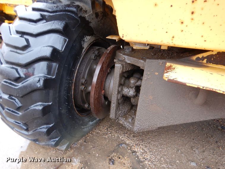 image for item DK1017 1989 Vermeer CC-135  rock saw