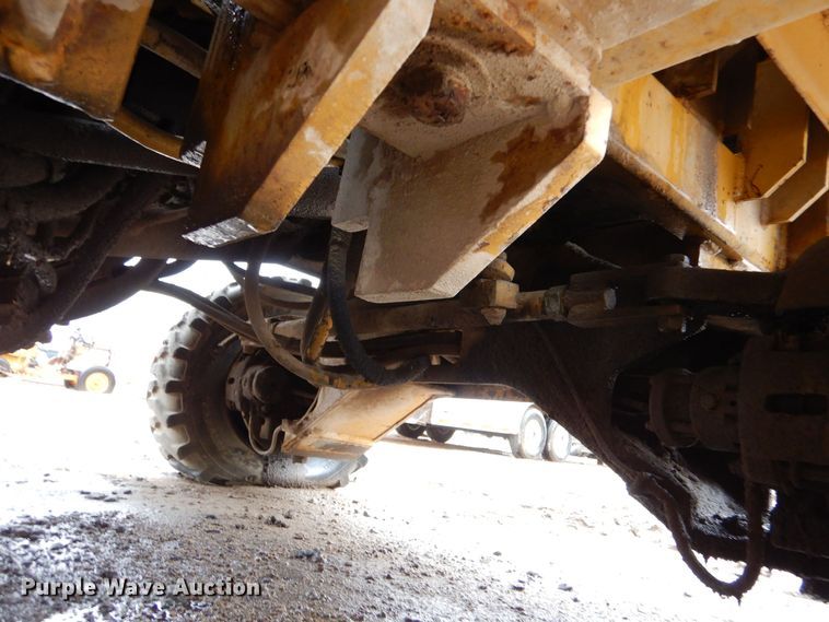 image for item DK1017 1989 Vermeer CC-135  rock saw