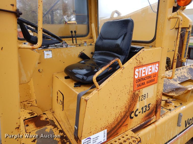 image for item DK1017 1989 Vermeer CC-135  rock saw