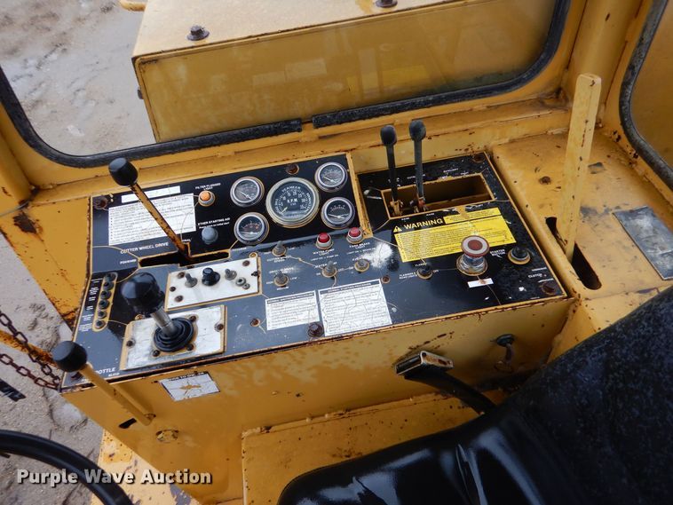 image for item DK1017 1989 Vermeer CC-135  rock saw