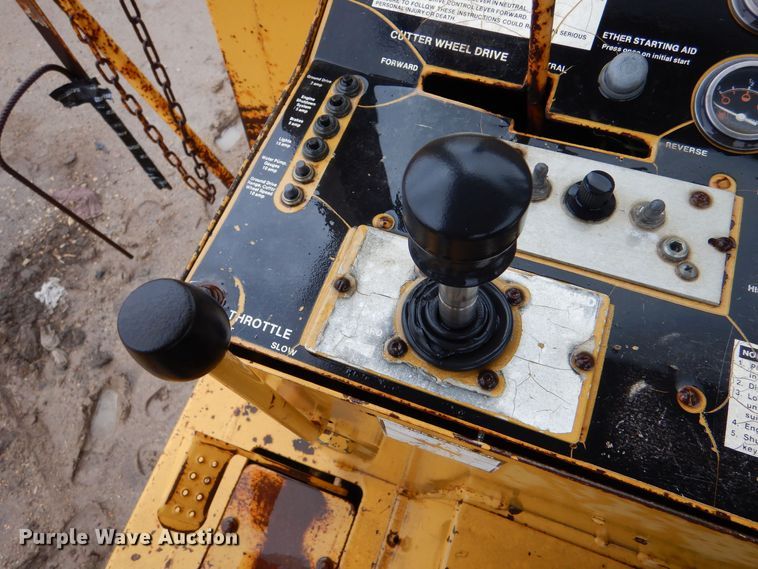 image for item DK1017 1989 Vermeer CC-135  rock saw