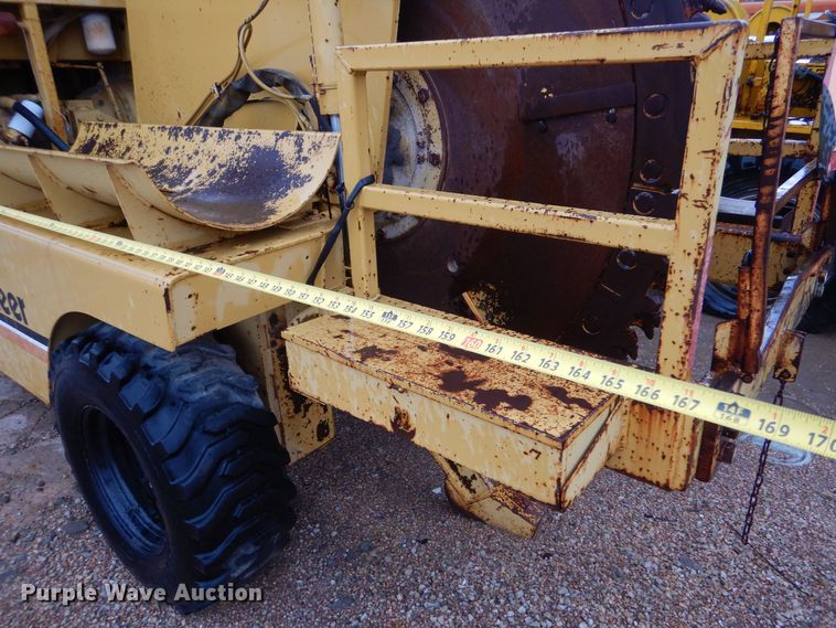 image for item DK1017 1989 Vermeer CC-135  rock saw