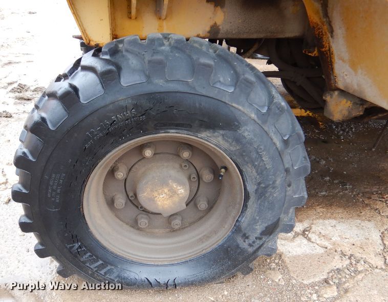 image for item DK1017 1989 Vermeer CC-135  rock saw