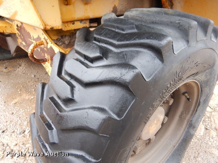 image for item DK1017 1989 Vermeer CC-135  rock saw