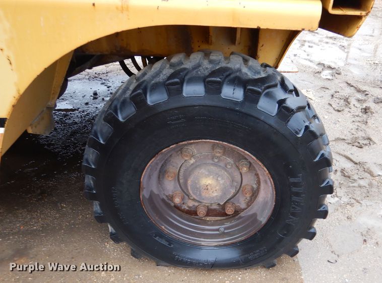 image for item DK1017 1989 Vermeer CC-135  rock saw