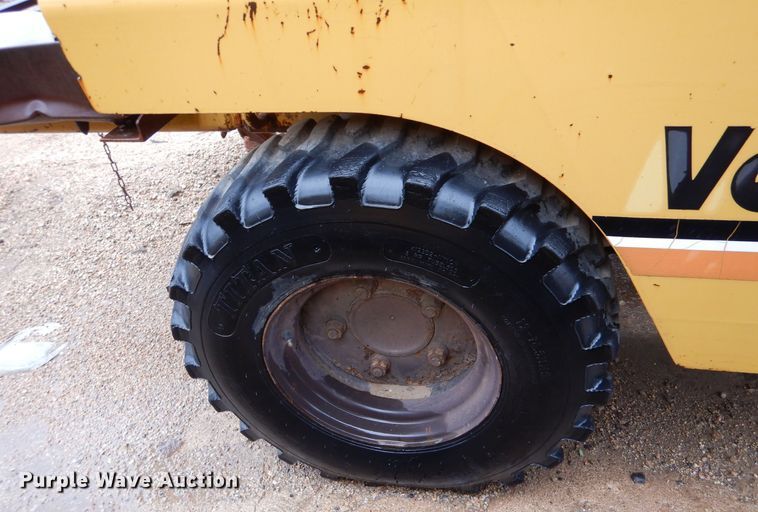 image for item DK1017 1989 Vermeer CC-135  rock saw