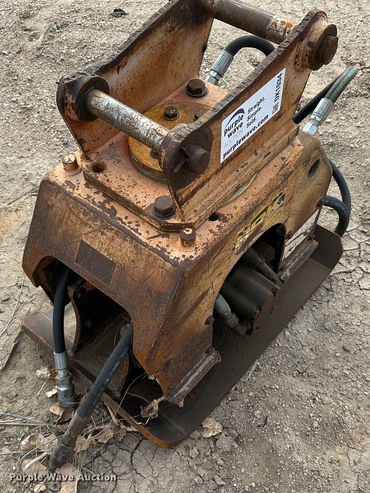 image for item DK1034 NPK  vibratory plate compactor