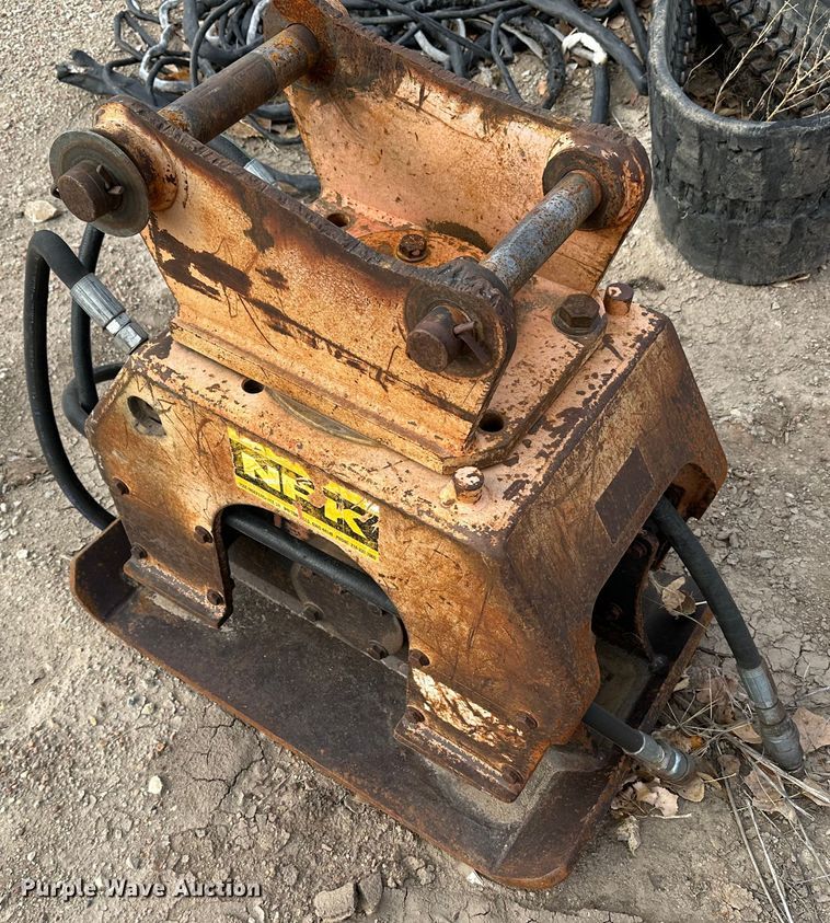 image for item DK1034 NPK  vibratory plate compactor