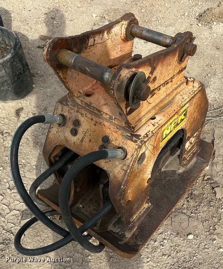 image for item DK1034 NPK  vibratory plate compactor