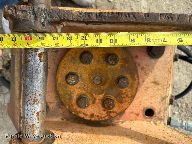 image for item DK1034 NPK  vibratory plate compactor