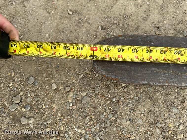 48"L skid steer forks in Salina, KS Item DK1041 sold Purple Wave