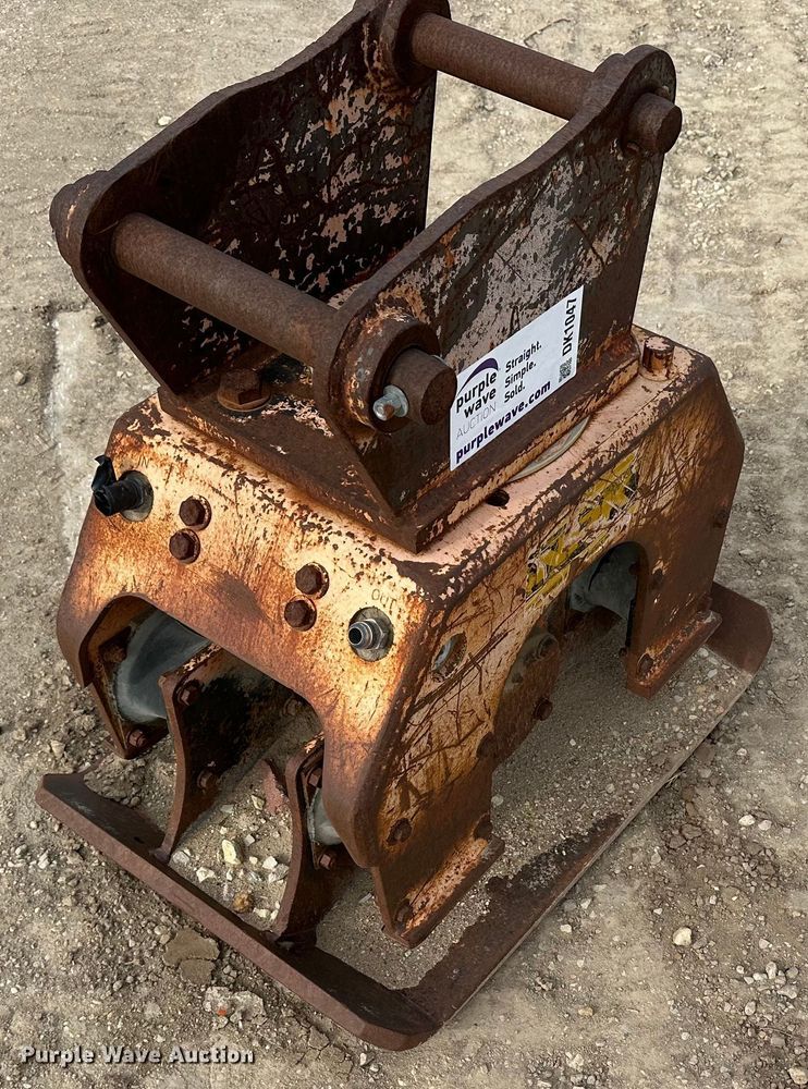 image for item DK1047 NPK C-48  vibratory plate compactor