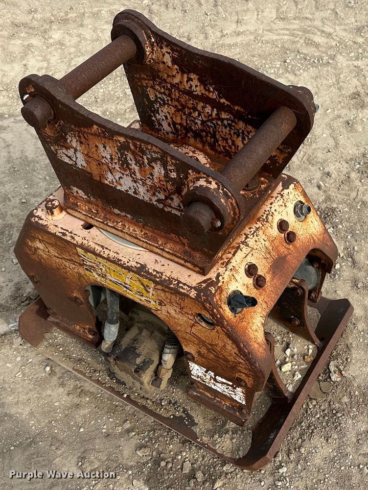 image for item DK1047 NPK C-48  vibratory plate compactor