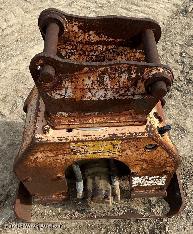 image for item DK1047 NPK C-48  vibratory plate compactor