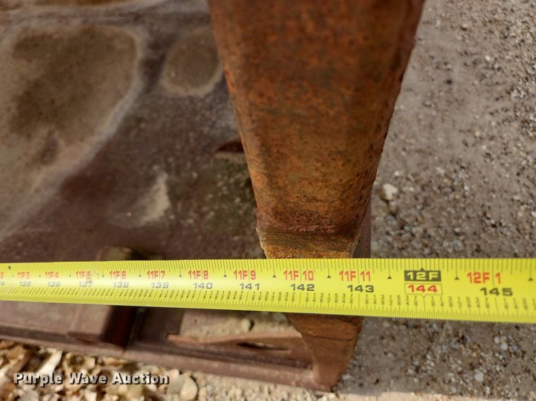 image for item DK1057 Trench box