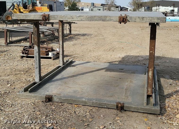 image for item DK1063 Trench box