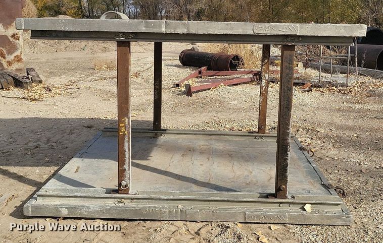 image for item DK1063 Trench box