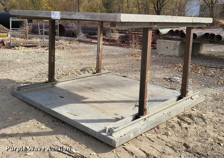 image for item DK1063 Trench box