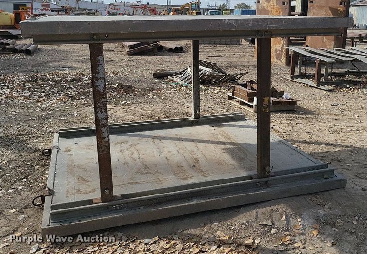 image for item DK1063 Trench box