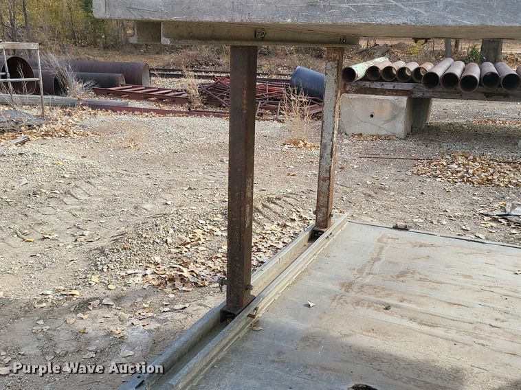 image for item DK1063 Trench box