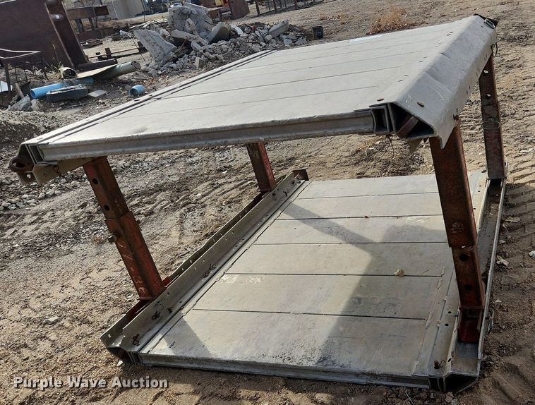 image for item DK1064 Trench box