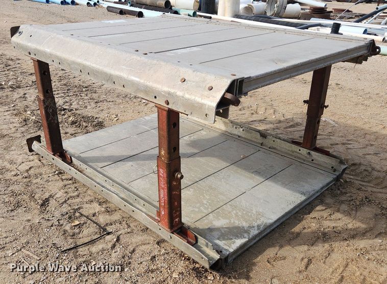 image for item DK1064 Trench box