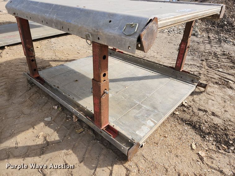 image for item DK1064 Trench box