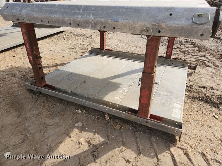 image for item DK1064 Trench box