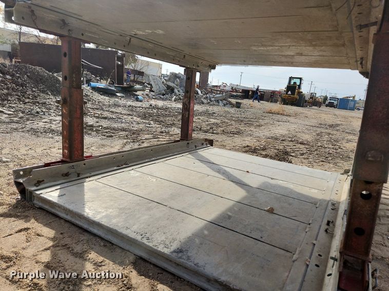 image for item DK1064 Trench box