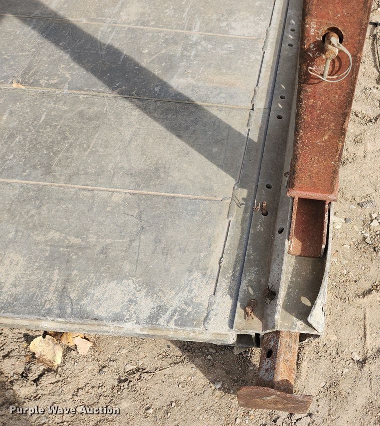 image for item DK1064 Trench box