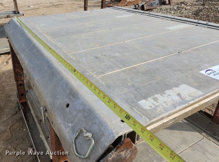 image for item DK1064 Trench box