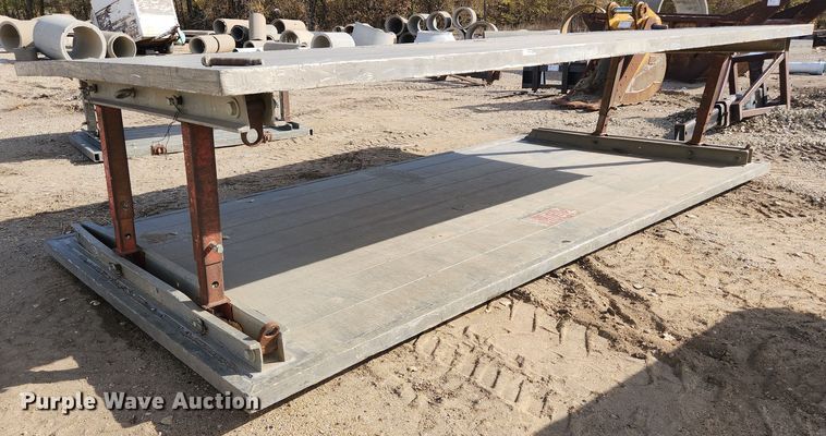 image for item DK1065 Trench box