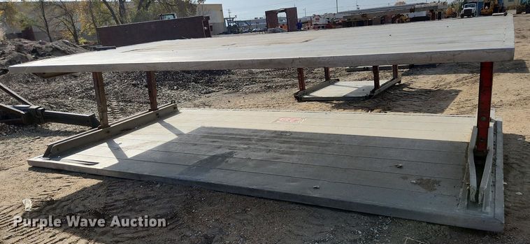 image for item DK1065 Trench box