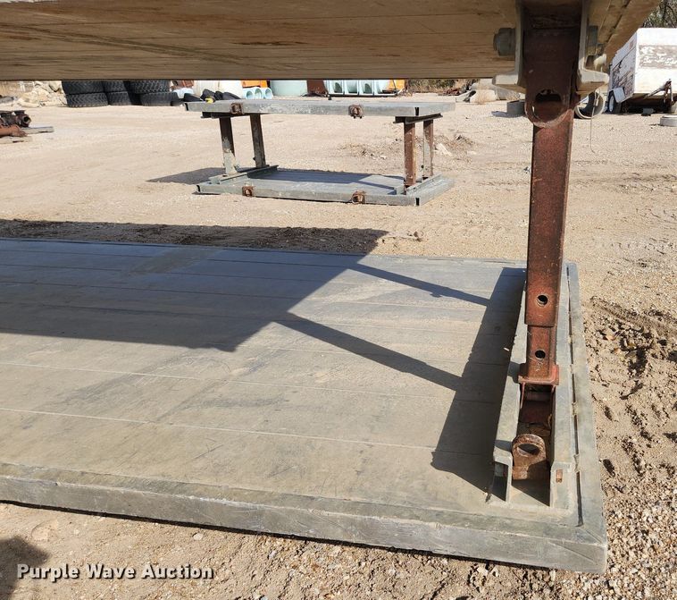 image for item DK1065 Trench box