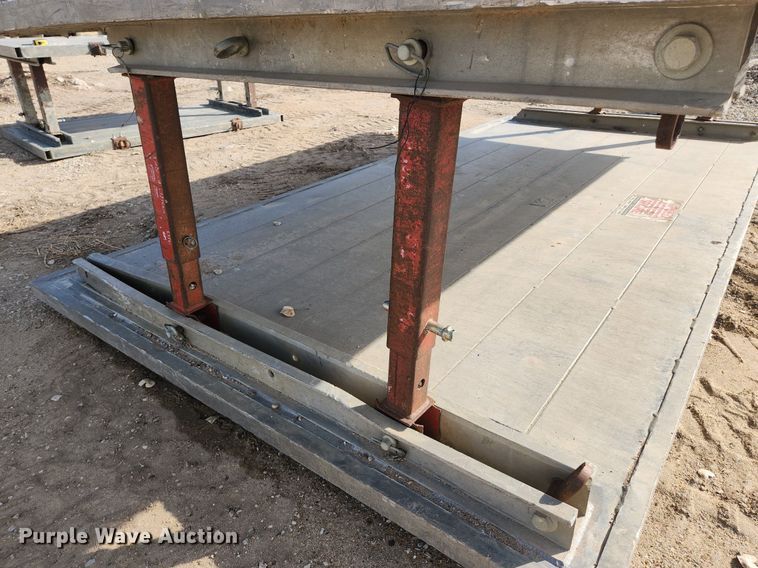 image for item DK1065 Trench box